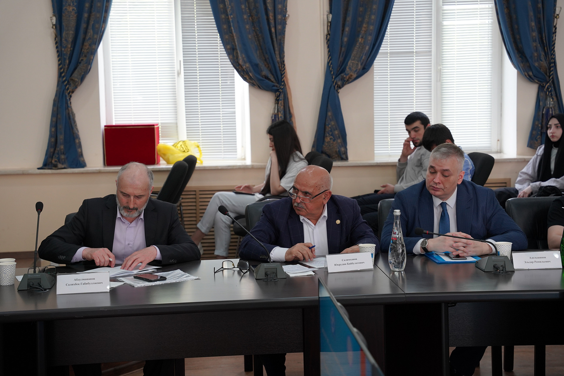 В ДГУ обсудили вопросы развития российских регионов в условиях внешних санкций